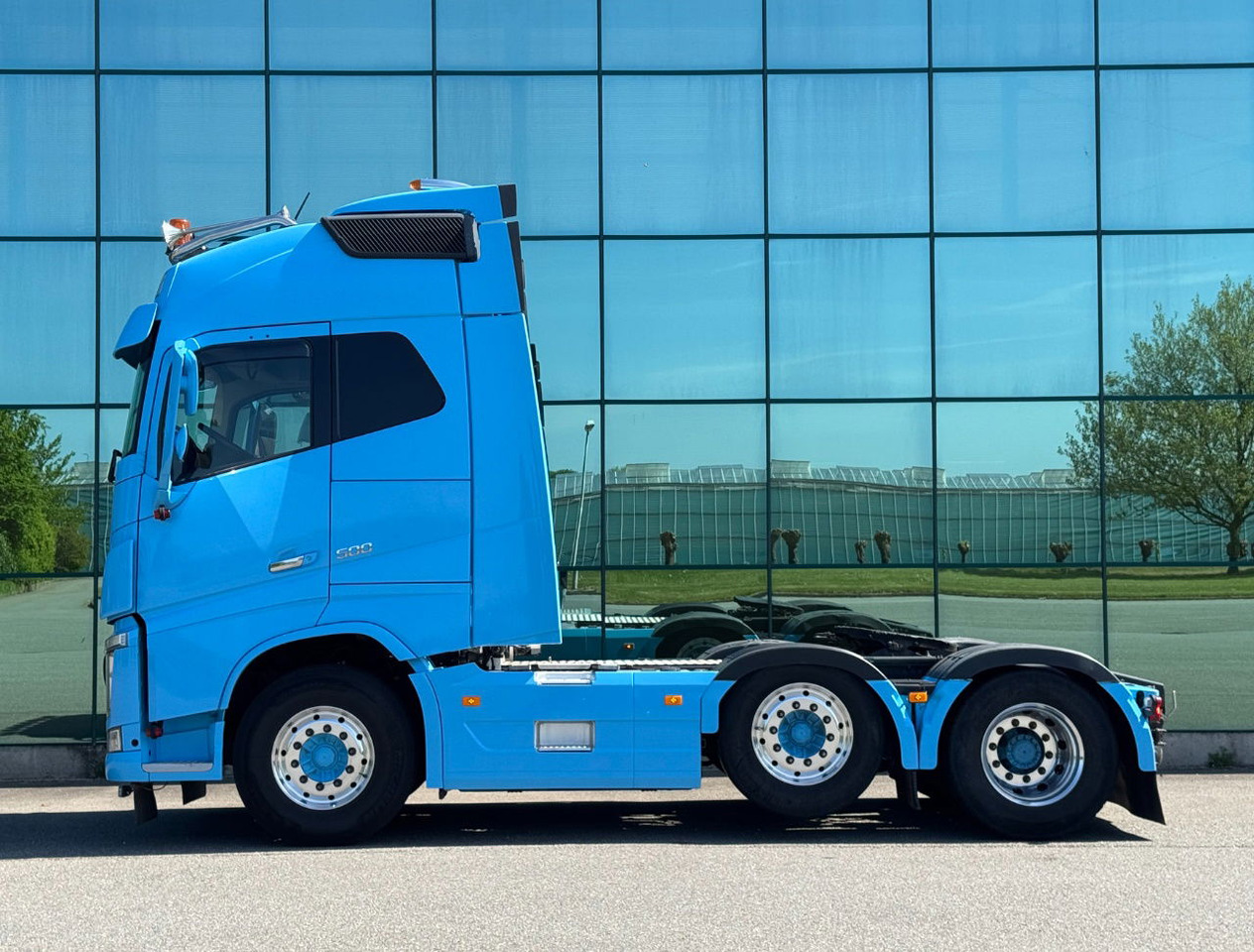 Volvo FH 500 6X2 Full AIR 671.000 KM 2x Tanks TOP Condition NL Truck - Влекач: снимка 2 Volvo FH 500 6X2 Full AIR 671.000 KM 2x Tanks TOP Condition NL Truck - Влекач: снимка 2