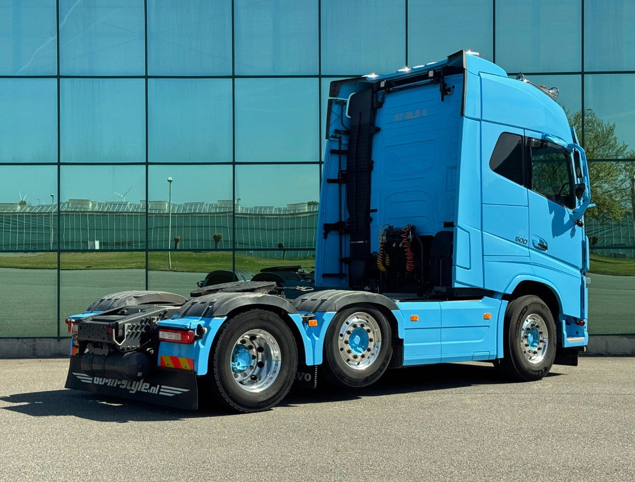 Volvo FH 500 6X2 Globetrotter 2x Tanks 672.000 KM TOP Condition NL Truck - Влекач: снимка 4 Volvo FH 500 6X2 Globetrotter 2x Tanks 672.000 KM TOP Condition NL Truck - Влекач: снимка 4
