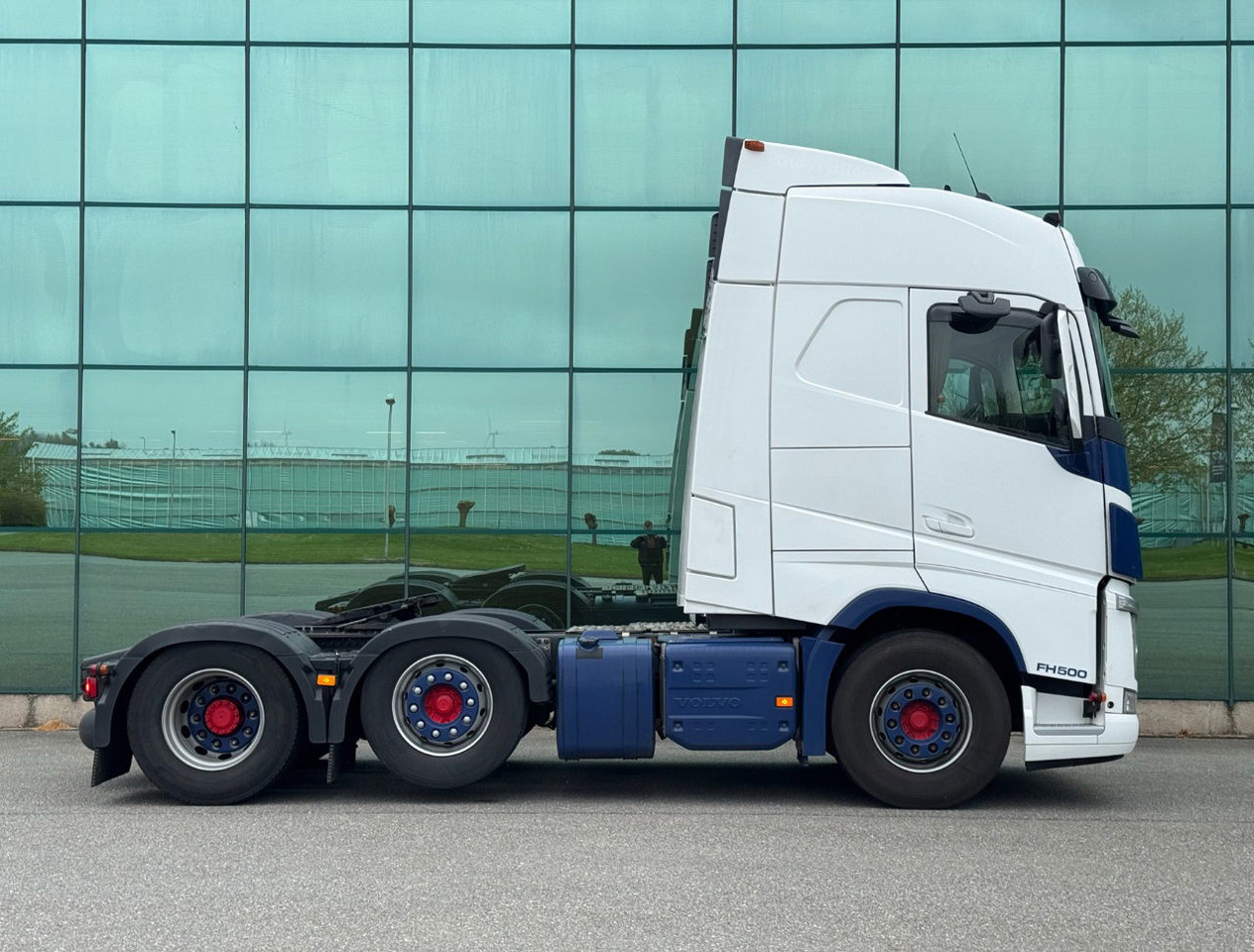 Volvo FH Globetrotter 6X2 701.000 KM Super Condition NL Truck - Влекач: снимка 5 Volvo FH Globetrotter 6X2 701.000 KM Super Condition NL Truck - Влекач: снимка 5
