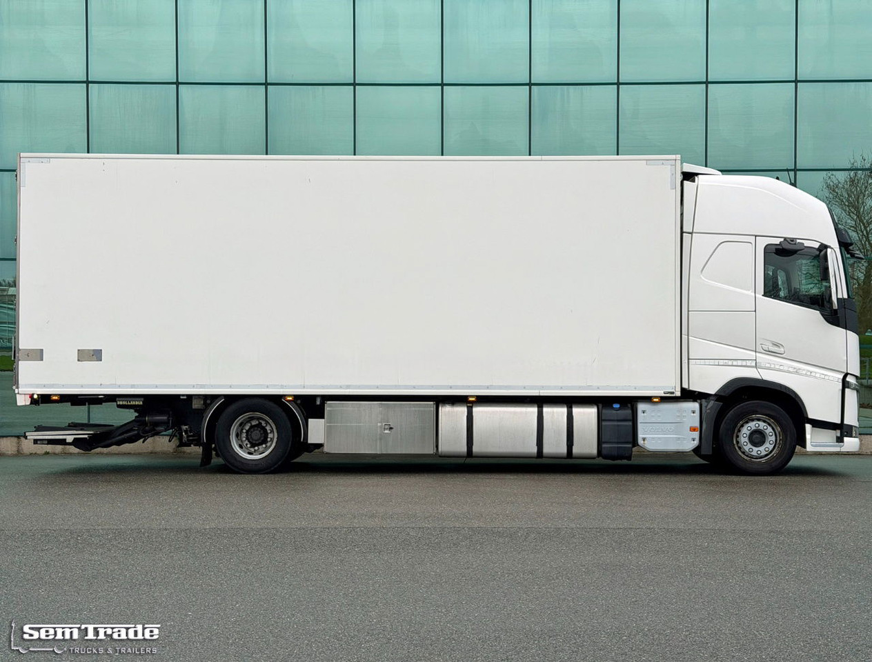 Volvo FH 13.460 I-Park Cool Themo King UT-800 VAN Beurden BOX Tail Lift TOP Condition NL-Truck - Рефрижератор камион: снимка 5 Volvo FH 13.460 I-Park Cool Themo King UT-800 VAN Beurden BOX Tail Lift TOP Condition NL-Truck - Рефрижератор камион: снимка 5