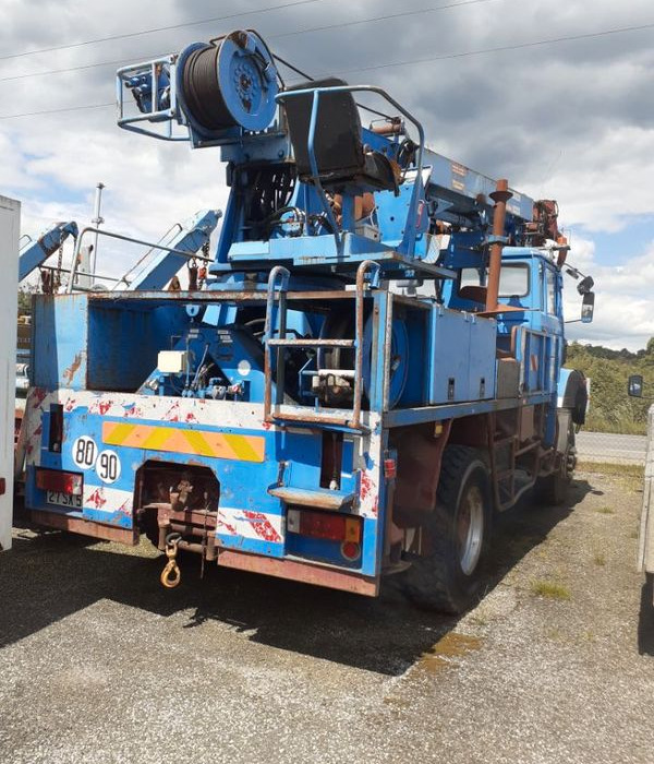 Camions 4x4 tarieres ex EDF pour plantation poteaux betons ou bois - Строителна техника, Камион: снимка 1 Camions 4x4 tarieres ex EDF pour plantation poteaux betons ou bois - Строителна техника, Камион: снимка 1