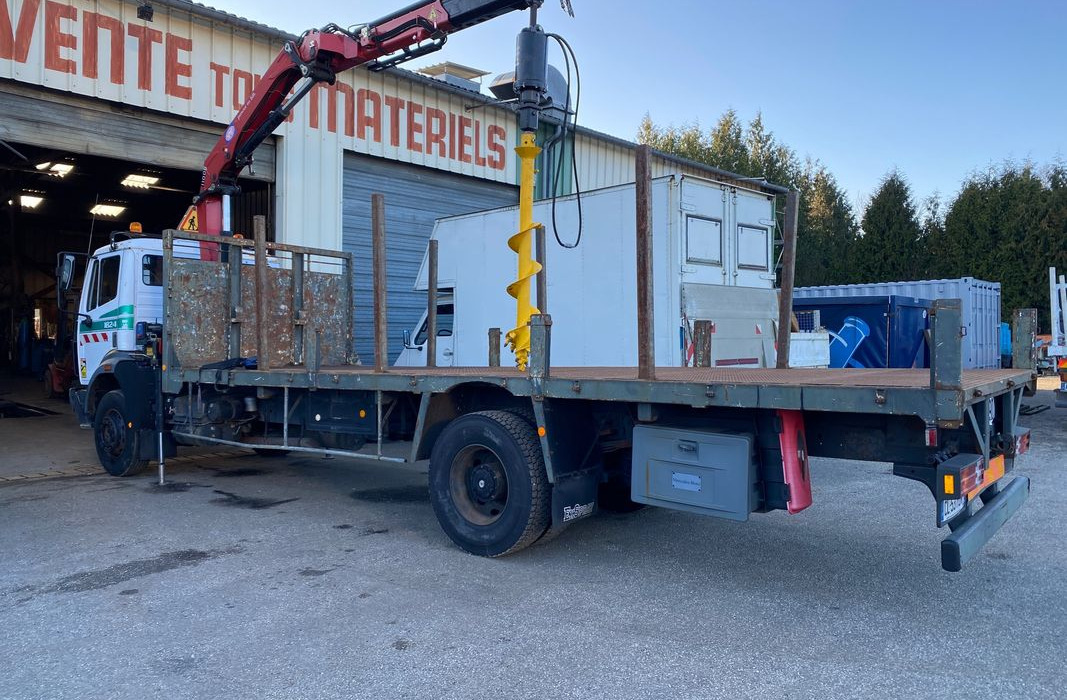Camions 4x4 tarieres ex EDF pour plantation poteaux betons ou bois - Строителна техника, Камион: снимка 5 Camions 4x4 tarieres ex EDF pour plantation poteaux betons ou bois - Строителна техника, Камион: снимка 5