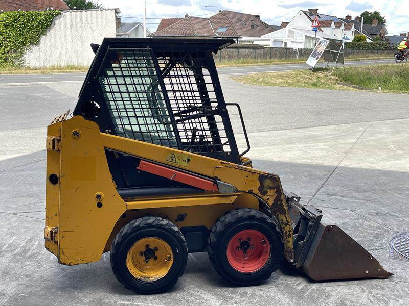 Bobcat S 70 - Мини челен товарач: снимка 4 Bobcat S 70 - Мини челен товарач: снимка 4