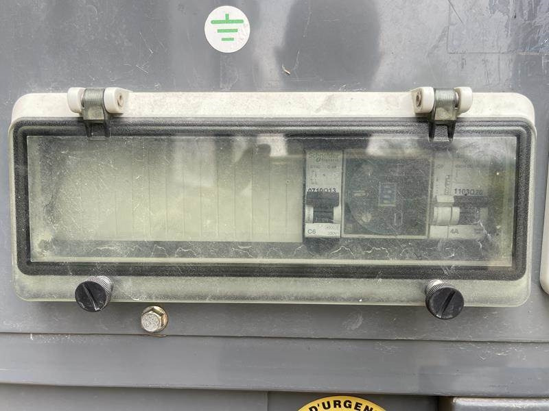 Електрогенератор SDMO R 110 C 3: снимка 11 Електрогенератор SDMO R 110 C 3: снимка 11