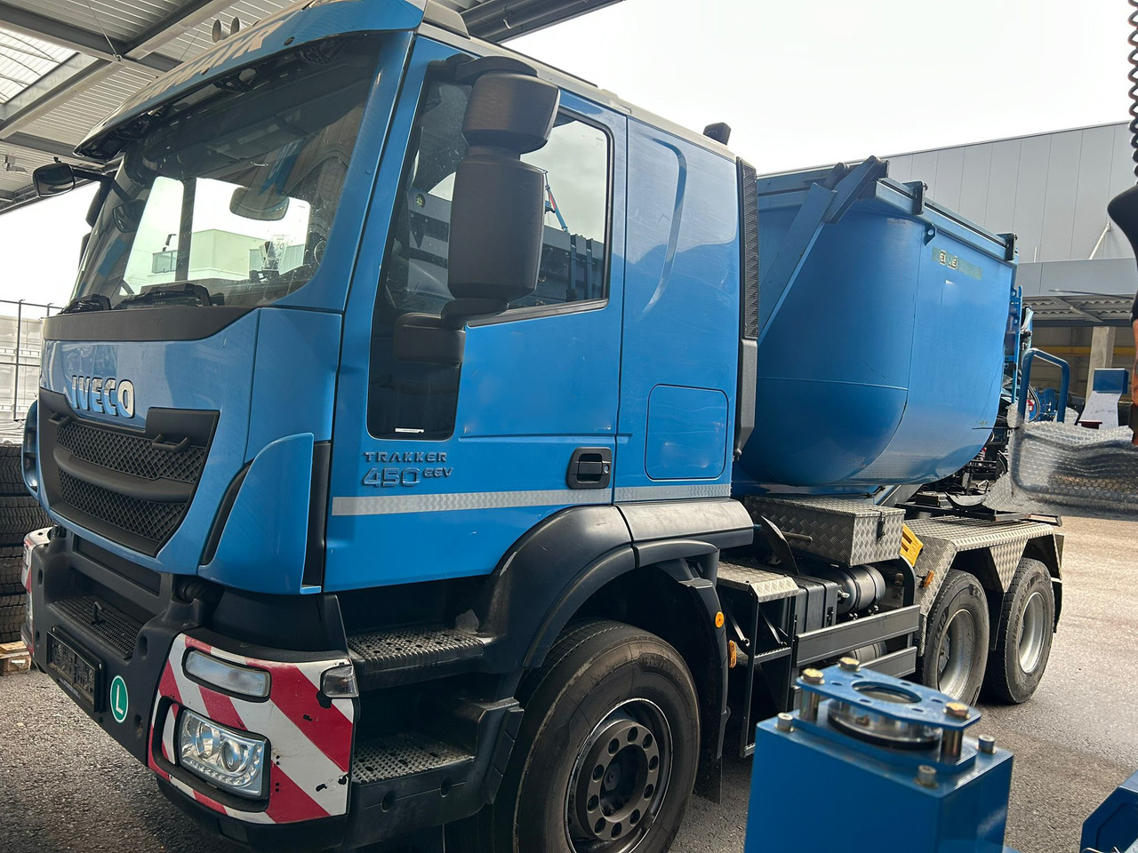Iveco Trakker 450 - Самосвал: снимка 4 Iveco Trakker 450 - Самосвал: снимка 4
