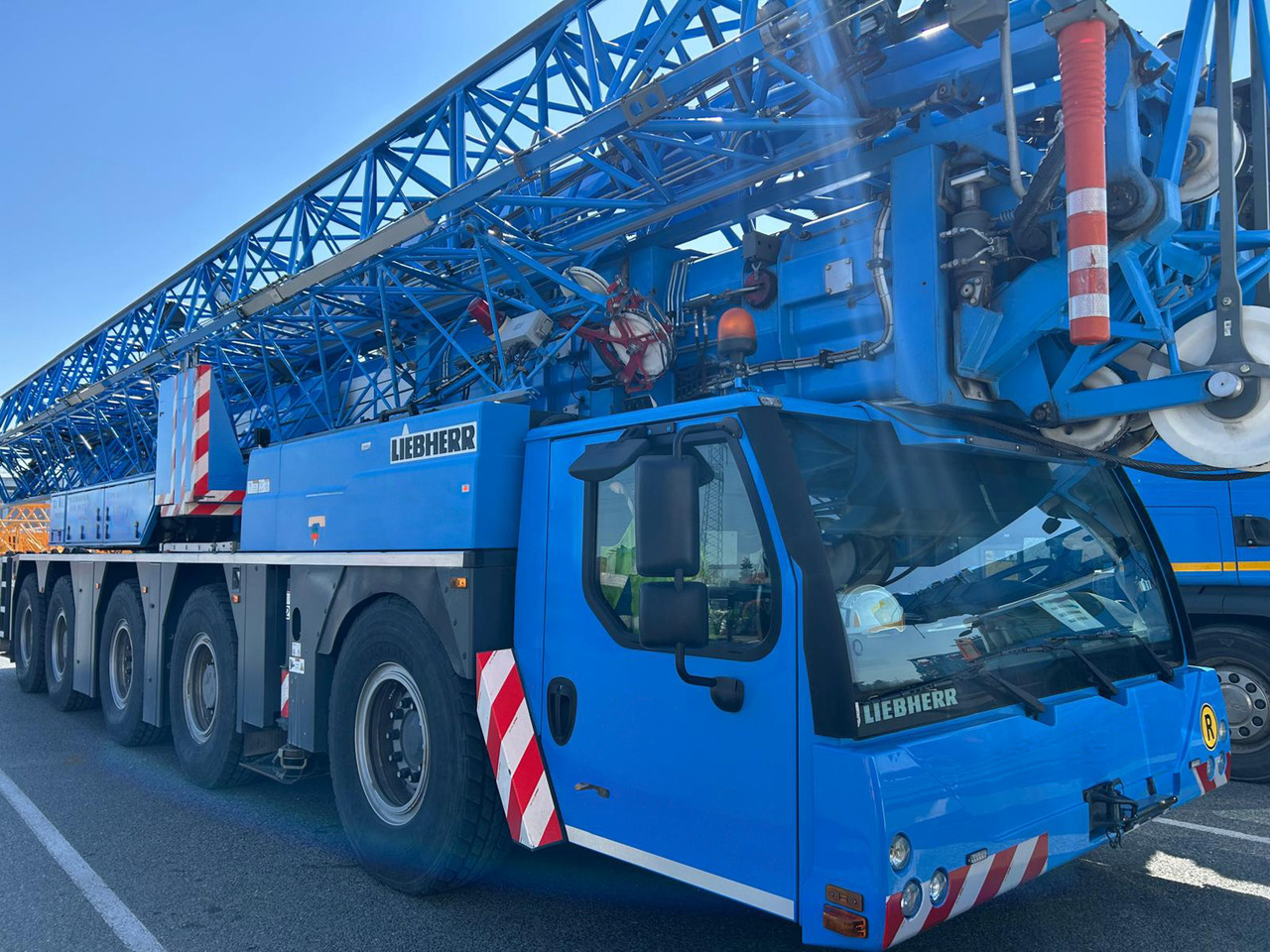 LIEBHERR MK 140 Plus - Автокран: снимка 2 LIEBHERR MK 140 Plus - Автокран: снимка 2