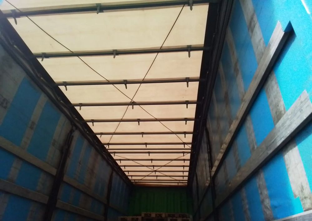 Krone Przyczepa 3 osie Firanka - Брезентово ремарке: снимка 2 Krone Przyczepa 3 osie Firanka - Брезентово ремарке: снимка 2