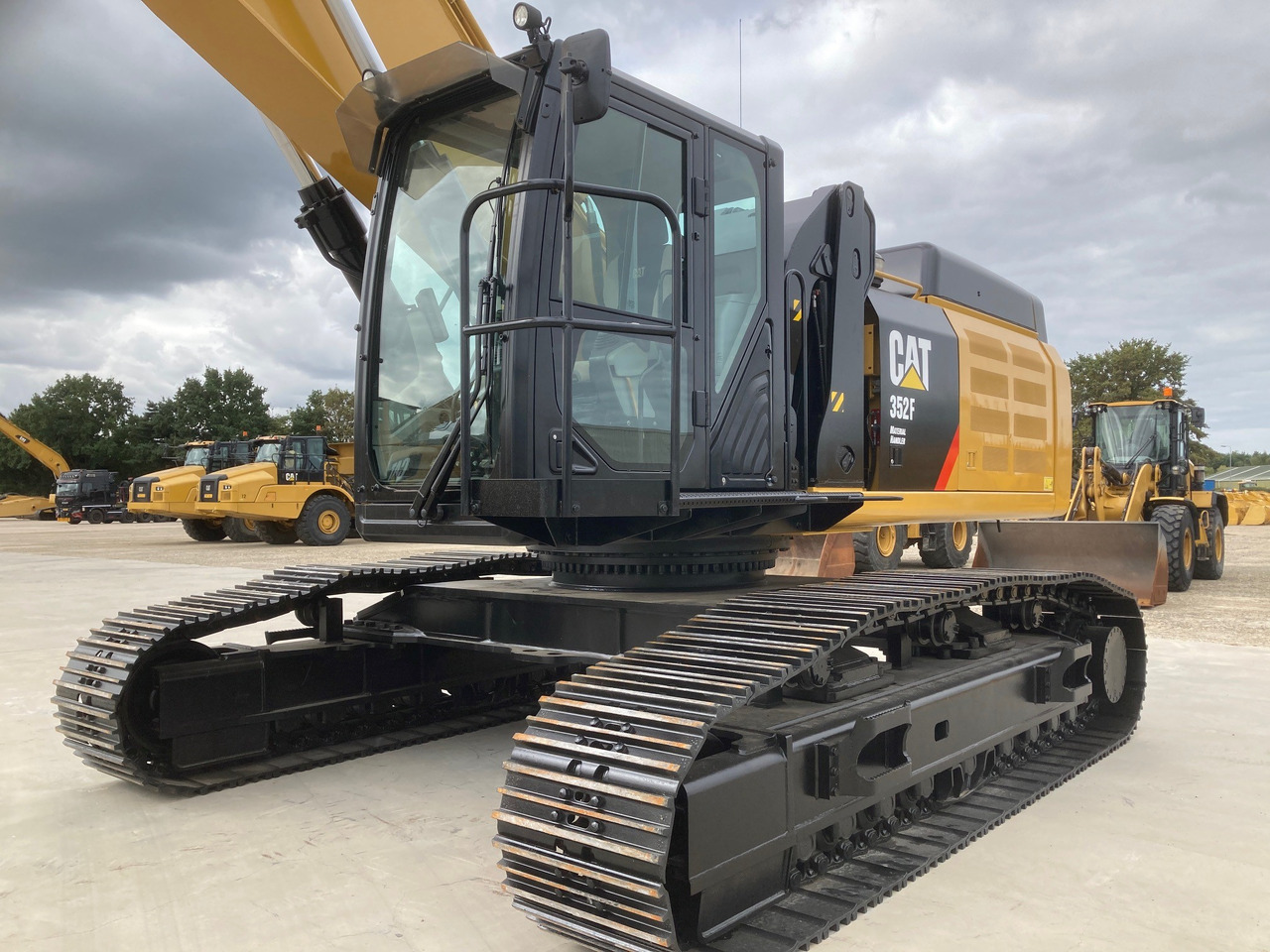 CATERPILLAR 352F Material Handler - Багер за манипулиране на материали: снимка 2 CATERPILLAR 352F Material Handler - Багер за манипулиране на материали: снимка 2