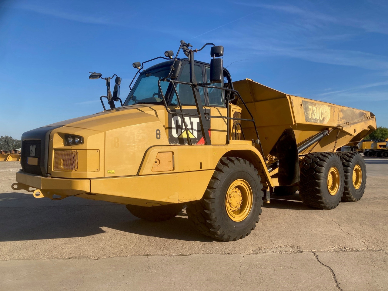 CATERPILLAR 730C - Съчленен самосвал: снимка 1 CATERPILLAR 730C - Съчленен самосвал: снимка 1