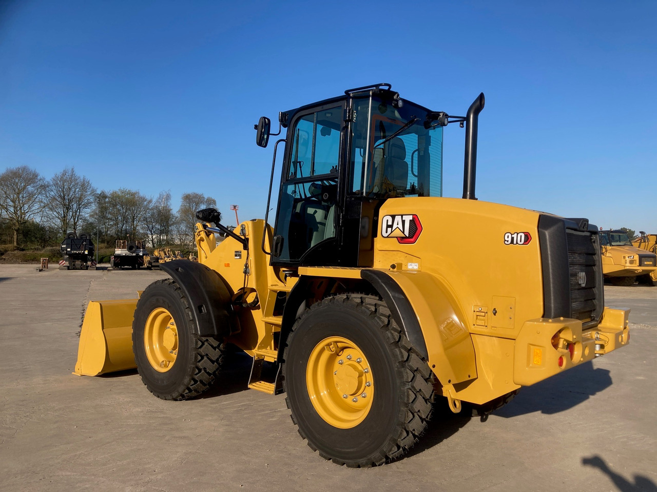 CATERPILLAR 910 - Колесен товарач: снимка 1 CATERPILLAR 910 - Колесен товарач: снимка 1