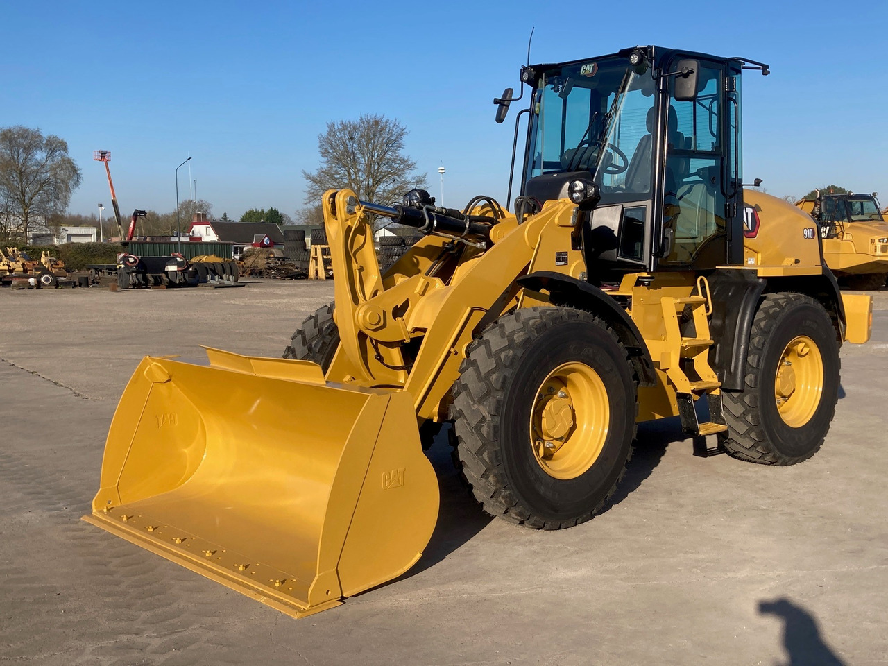 CATERPILLAR 910 - Колесен товарач: снимка 3 CATERPILLAR 910 - Колесен товарач: снимка 3