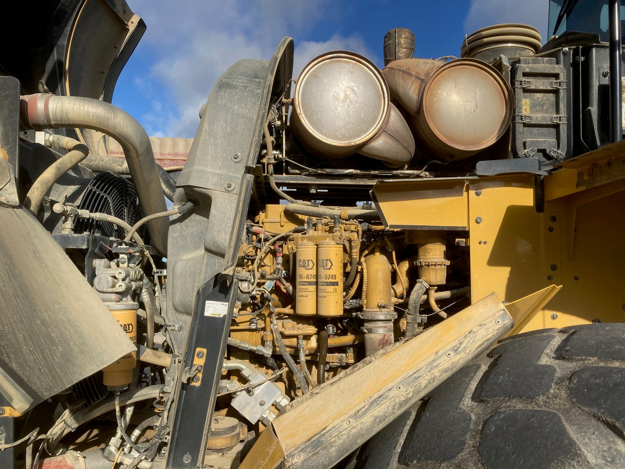 Колесен товарач CATERPILLAR 980M: снимка 9