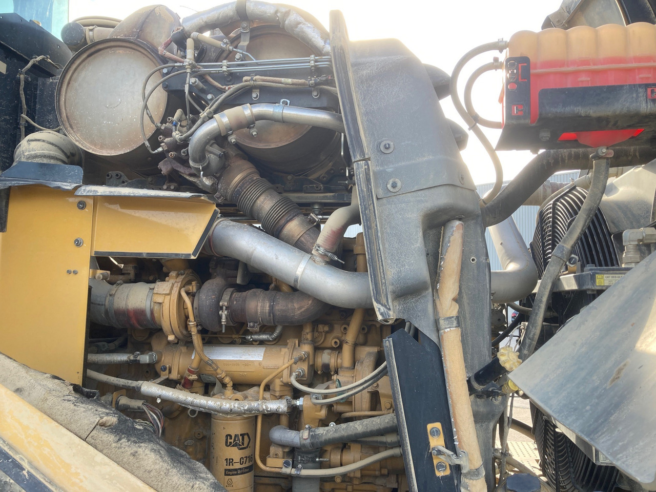 Колесен товарач CATERPILLAR 980M: снимка 8