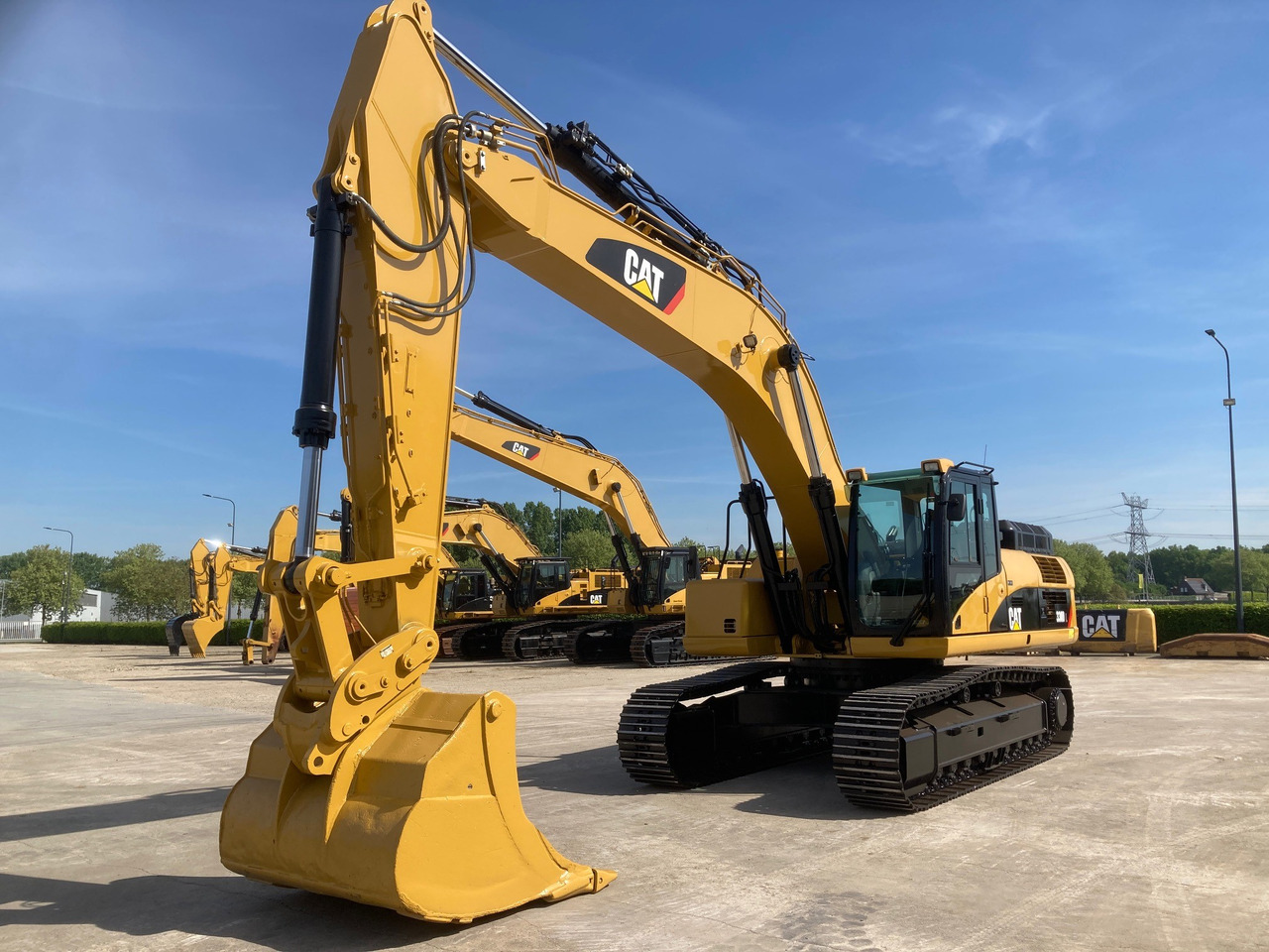 Caterpillar 330DL - Верижен багер: снимка 3 Caterpillar 330DL - Верижен багер: снимка 3