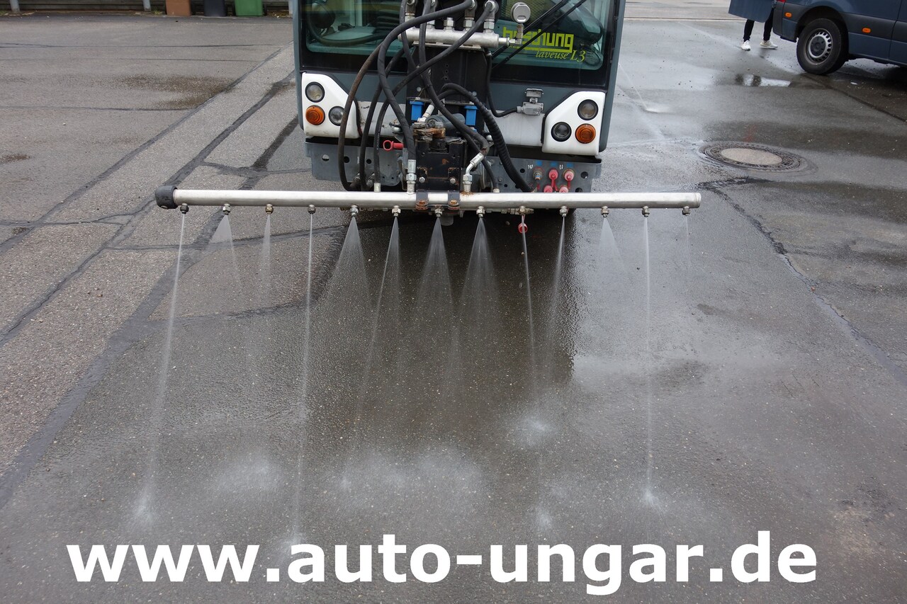 Boschung L3 Schwemmfahrzeug 4-Rad Lenkung Motorschaden - Водоструйка: снимка 2 Boschung L3 Schwemmfahrzeug 4-Rad Lenkung Motorschaden - Водоструйка: снимка 2