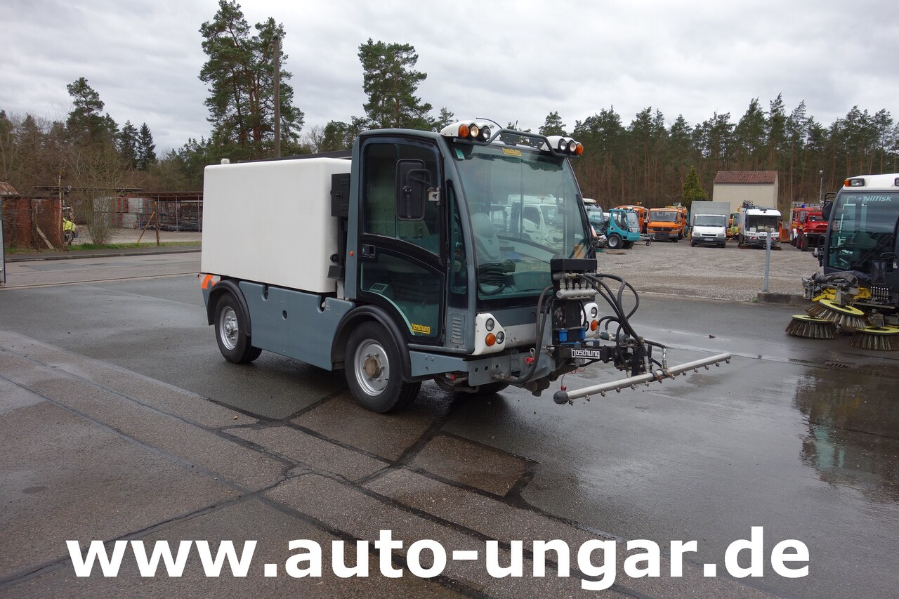 Boschung L3 Schwemmfahrzeug 4-Rad Lenkung Motorschaden - Водоструйка: снимка 4 Boschung L3 Schwemmfahrzeug 4-Rad Lenkung Motorschaden - Водоструйка: снимка 4