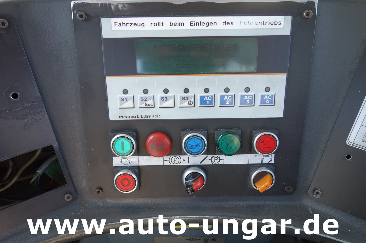 Влекач на самолети GOLDHOFER AST-1 A500 Baujahr 1999 Push-Back towbarless Pushback Liebherr used GSE: снимка 24 Влекач на самолети GOLDHOFER AST-1 A500 Baujahr 1999 Push-Back towbarless Pushback Liebherr used GSE: снимка 24