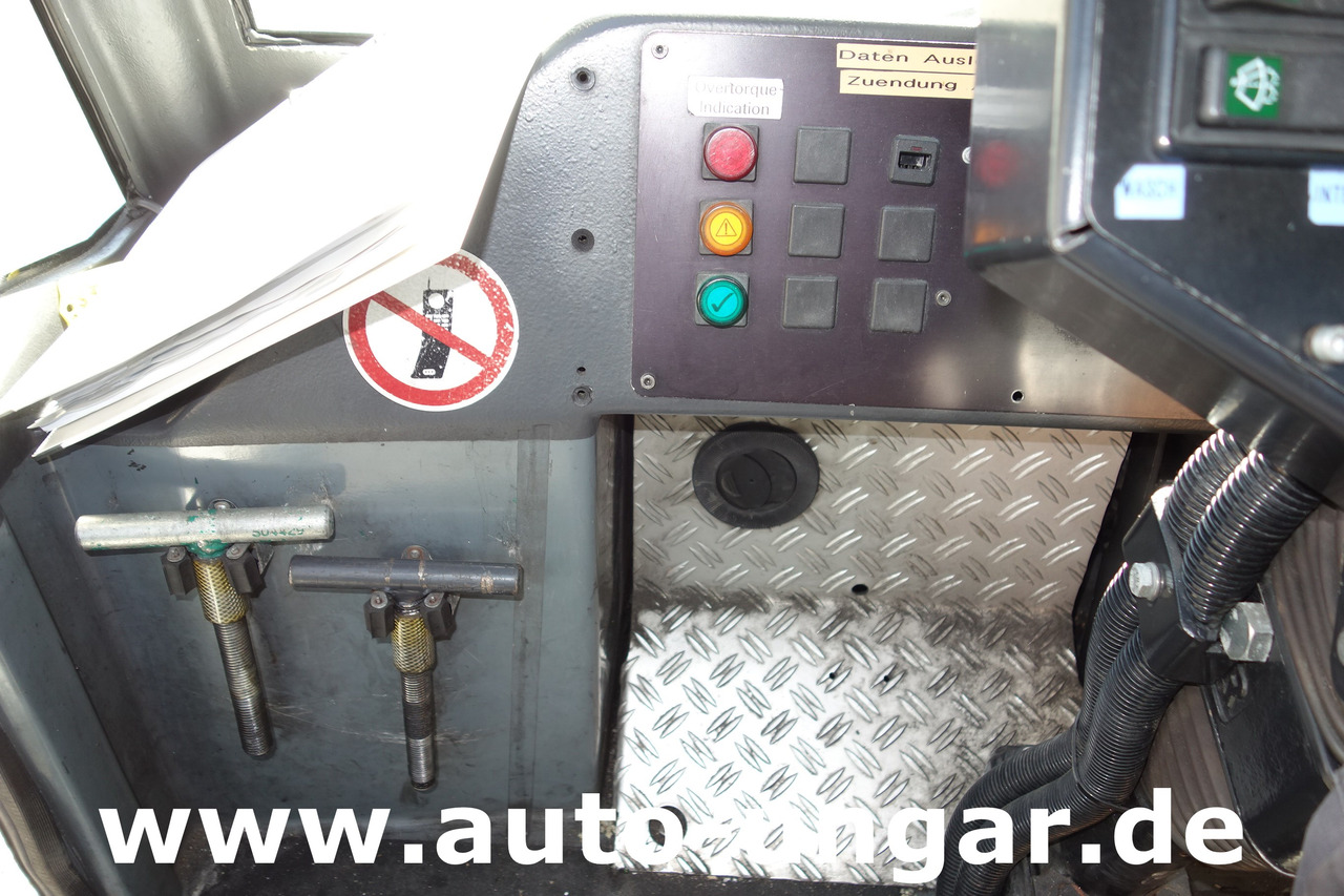 Влекач на самолети GOLDHOFER AST-1 A500 Baujahr 1999 Push-Back towbarless Pushback Liebherr used GSE: снимка 31 Влекач на самолети GOLDHOFER AST-1 A500 Baujahr 1999 Push-Back towbarless Pushback Liebherr used GSE: снимка 31