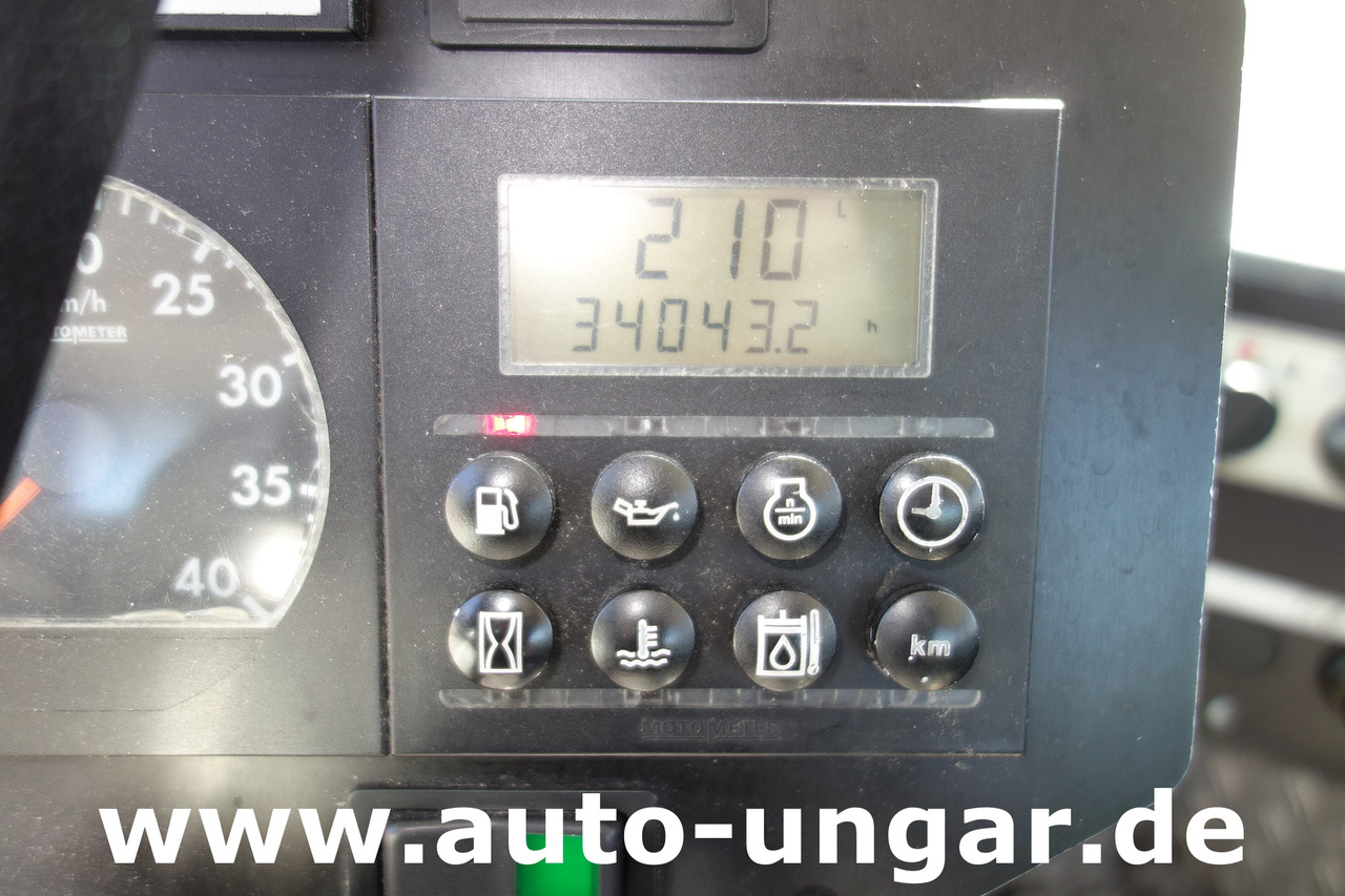 Влекач на самолети GOLDHOFER AST-1 A500 Baujahr 1999 Push-Back towbarless Pushback Liebherr used GSE: снимка 27 Влекач на самолети GOLDHOFER AST-1 A500 Baujahr 1999 Push-Back towbarless Pushback Liebherr used GSE: снимка 27