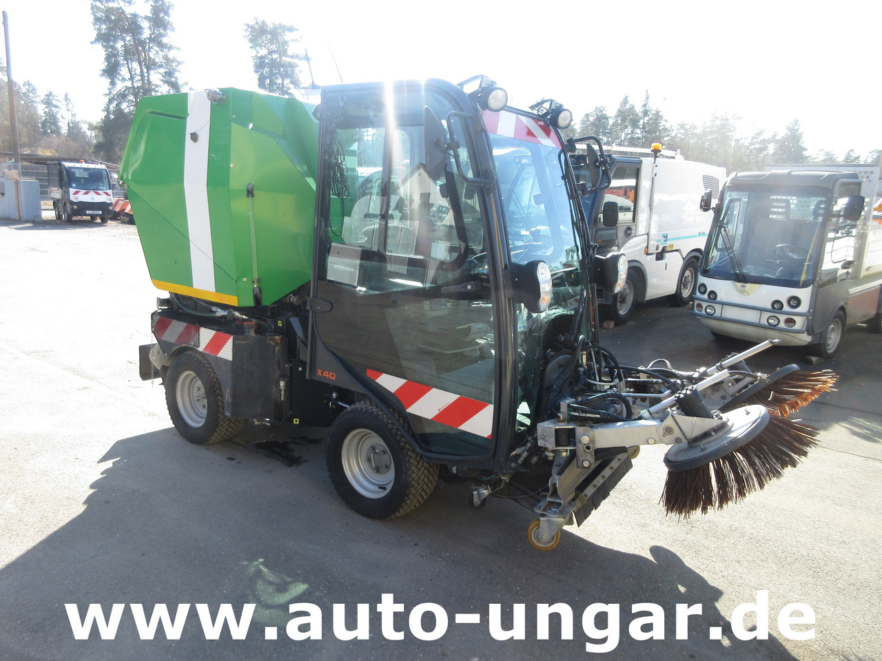 Holder X40 / X45 Baujahr 2017 Knicklenkung Kehraufbau 4x4 Kommunalhydraulik Frontheber - Мотометачна машина: снимка 2 Holder X40 / X45 Baujahr 2017 Knicklenkung Kehraufbau 4x4 Kommunalhydraulik Frontheber - Мотометачна машина: снимка 2