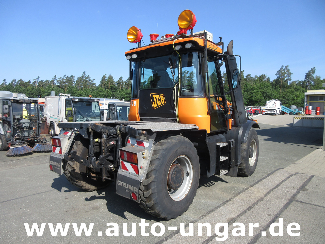 JCB Landpower Fastrac HMV 3200 Bj. 2009 80km/h 4x4 2x PTO 195PS - Трактор: снимка 2 JCB Landpower Fastrac HMV 3200 Bj. 2009 80km/h 4x4 2x PTO 195PS - Трактор: снимка 2