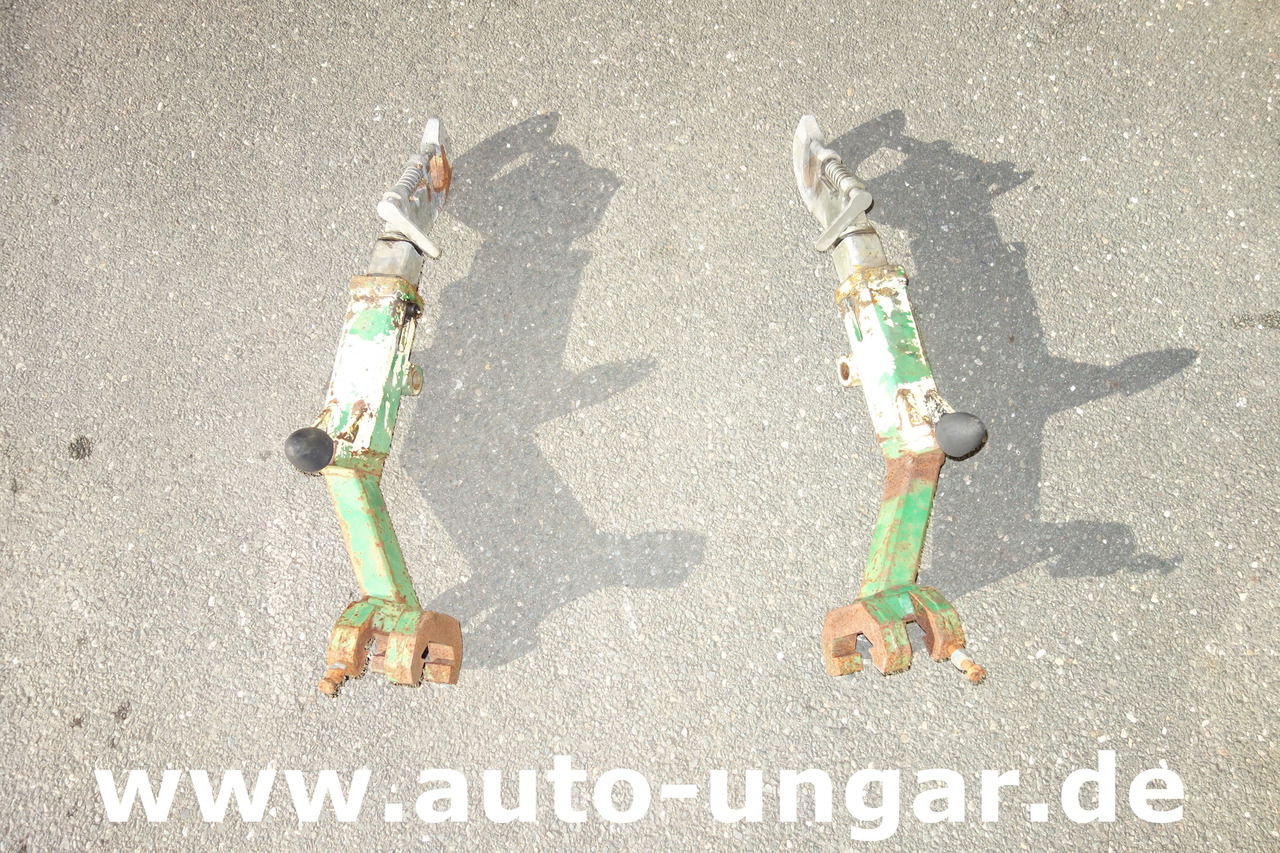JOHN DEERE Traktor Unterlenker mit Fanghaken - Трактор: снимка 4 JOHN DEERE Traktor Unterlenker mit Fanghaken - Трактор: снимка 4