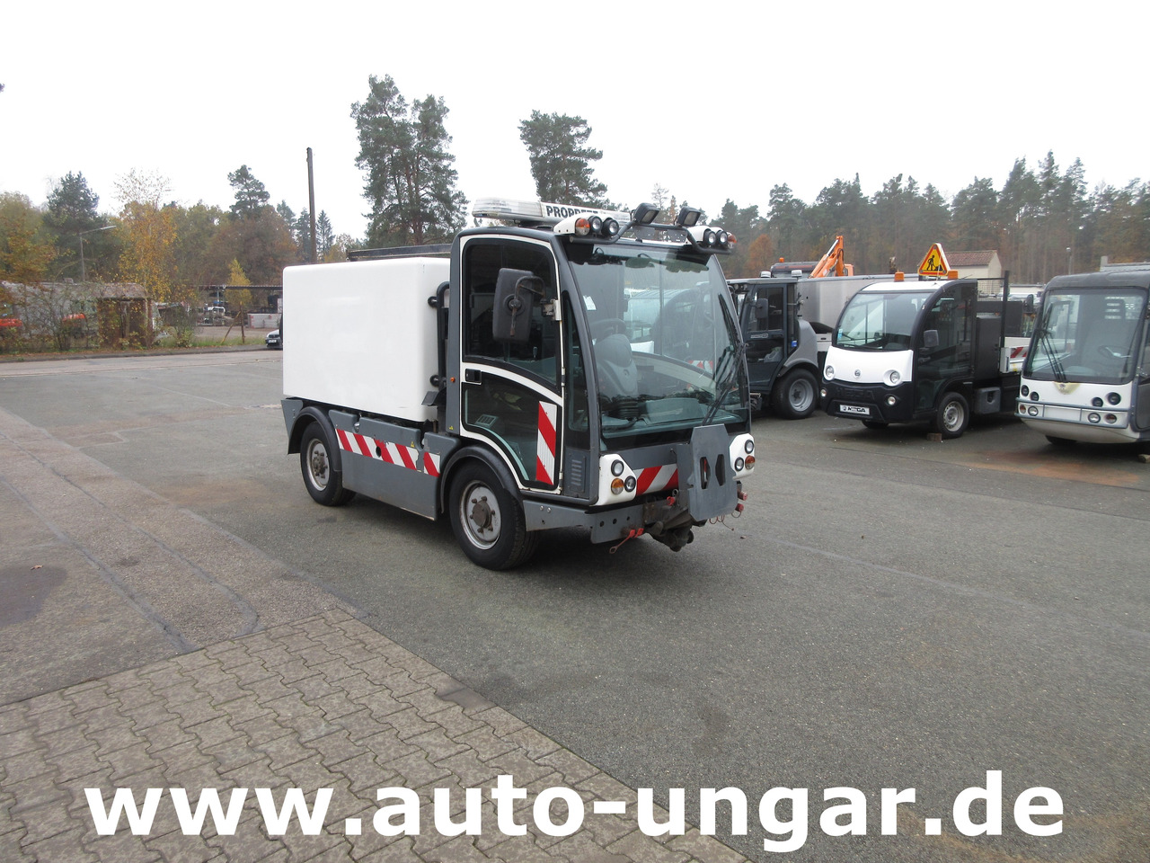 BOSCHUNG L3 Laveuse Kärcher Baujahr 2015 mit Hochdruckreiniger am Heck - Комунална/ Специална техника: снимка 1 BOSCHUNG L3 Laveuse Kärcher Baujahr 2015 mit Hochdruckreiniger am Heck - Комунална/ Специална техника: снимка 1