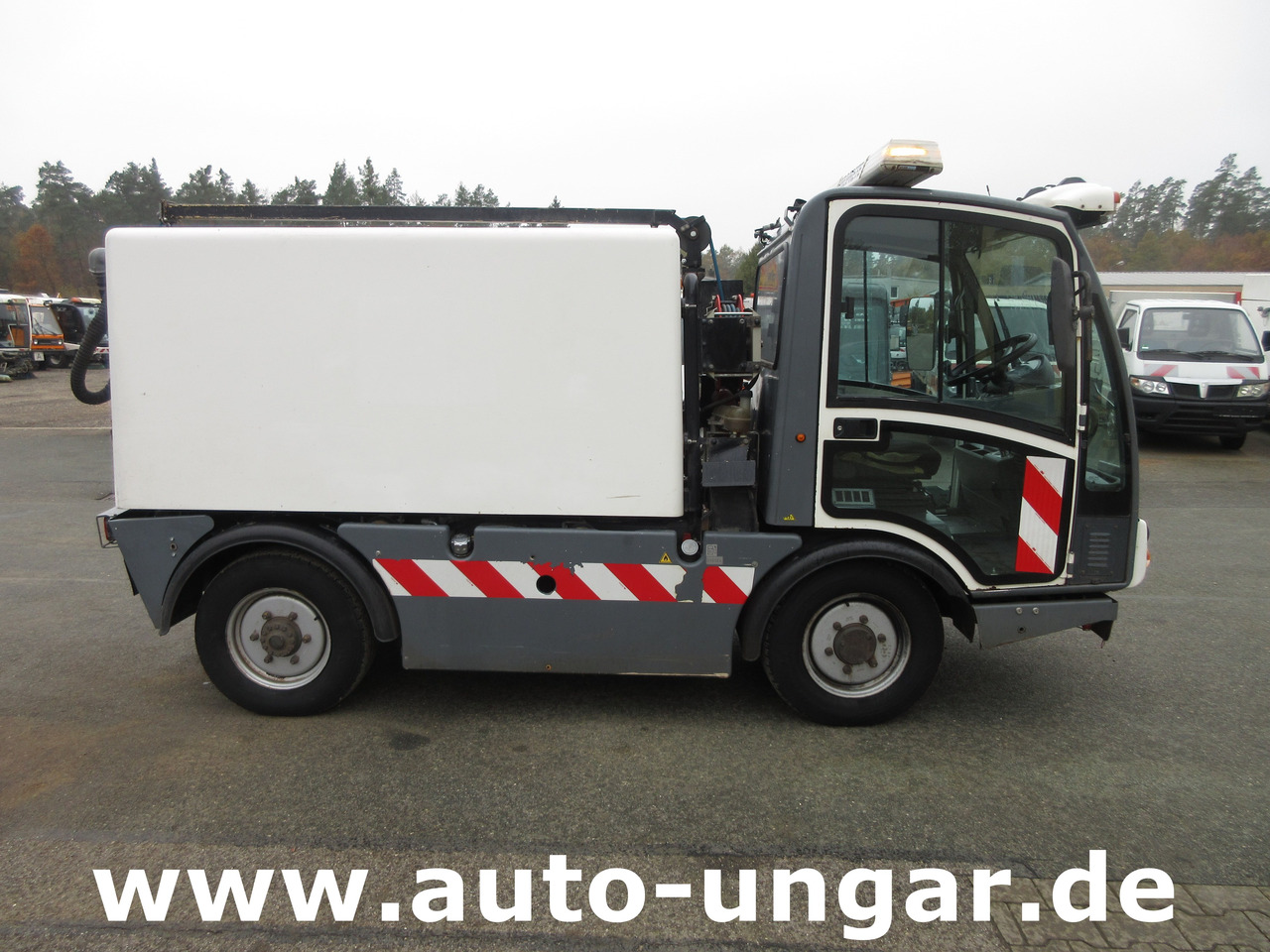 BOSCHUNG L3 Laveuse Kärcher Baujahr 2015 mit Hochdruckreiniger am Heck - Комунална/ Специална техника: снимка 3 BOSCHUNG L3 Laveuse Kärcher Baujahr 2015 mit Hochdruckreiniger am Heck - Комунална/ Специална техника: снимка 3