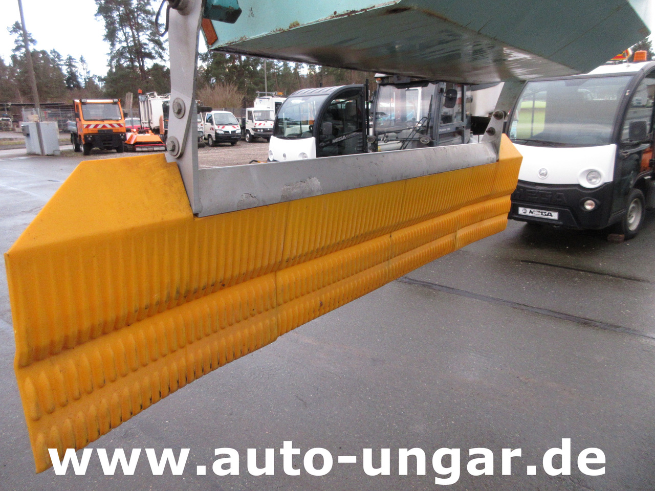 Комунална/ Специална техника Kässbohrer BeachTech STR 2000 Baujahr 2003 BeachCleaner Strandreiniger °0043: снимка 7 Комунална/ Специална техника Kässbohrer BeachTech STR 2000 Baujahr 2003 BeachCleaner Strandreiniger °0043: снимка 7