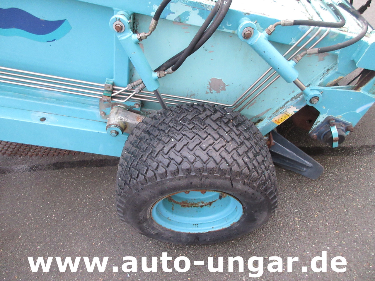 Комунална/ Специална техника Kässbohrer BeachTech STR 2000 Baujahr 2003 BeachCleaner Strandreiniger °0043: снимка 12 Комунална/ Специална техника Kässbohrer BeachTech STR 2000 Baujahr 2003 BeachCleaner Strandreiniger °0043: снимка 12