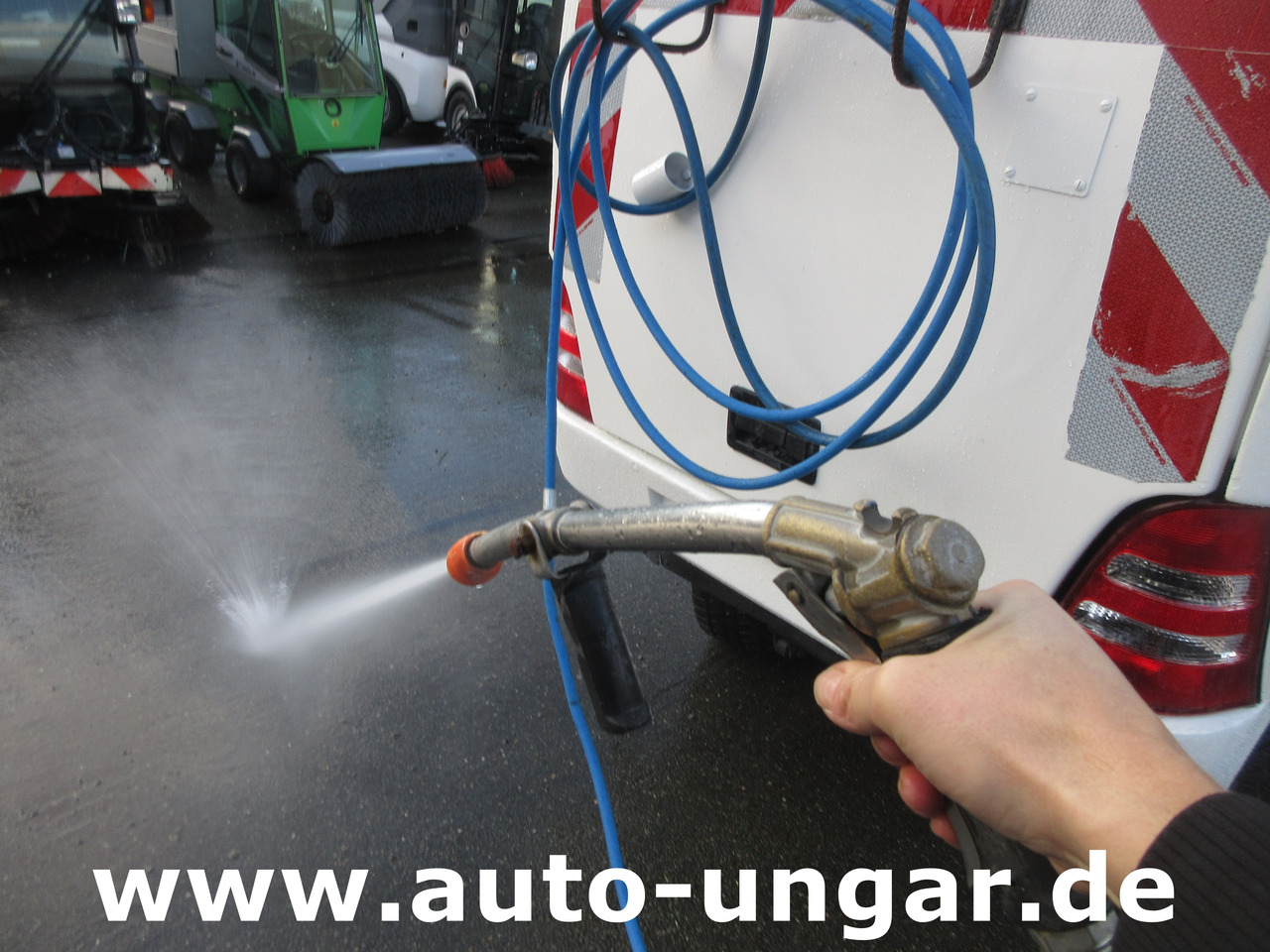 Multicar Tremo X56 CMAR LC 860 Schwemmfahrzeug Streetwasher 4x4x4 Baujahr 2014 EU5 - Комунална/ Специална техника: снимка 4 Multicar Tremo X56 CMAR LC 860 Schwemmfahrzeug Streetwasher 4x4x4 Baujahr 2014 EU5 - Комунална/ Специална техника: снимка 4