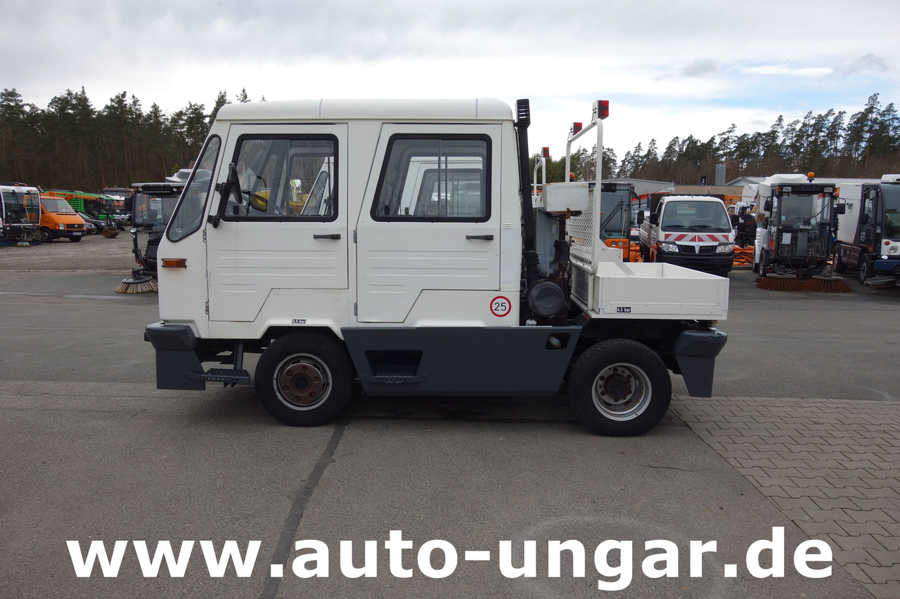Multicar M26 Champion Flugzeugschlepper Doka GSE Airport Push Back Industrieschlepper - Влекач на самолети: снимка 3 Multicar M26 Champion Flugzeugschlepper Doka GSE Airport Push Back Industrieschlepper - Влекач на самолети: снимка 3