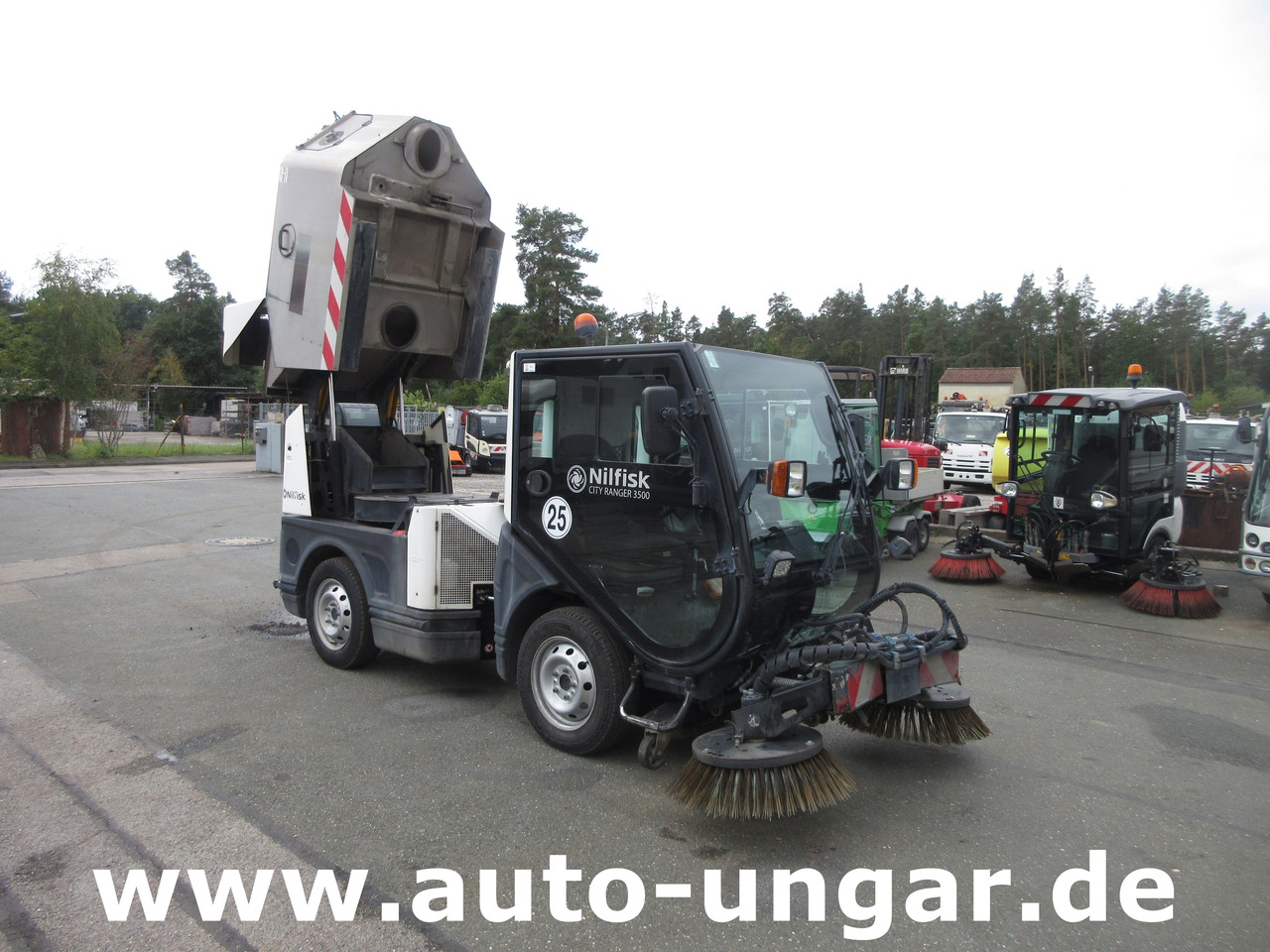 Nilfisk CR3500 CityRanger Schmidt Flexigo Multigo 4x4 Kehrmaschine Geräteträger - Мотометачна машина: снимка 1 Nilfisk CR3500 CityRanger Schmidt Flexigo Multigo 4x4 Kehrmaschine Geräteträger - Мотометачна машина: снимка 1