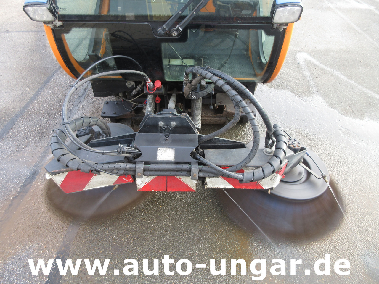 Nilfisk CR3500 Geräteträger Kommunalfahrzeug 4x4 Kehrmaschine Schmidt Flexigo - Мотометачна машина: снимка 3 Nilfisk CR3500 Geräteträger Kommunalfahrzeug 4x4 Kehrmaschine Schmidt Flexigo - Мотометачна машина: снимка 3