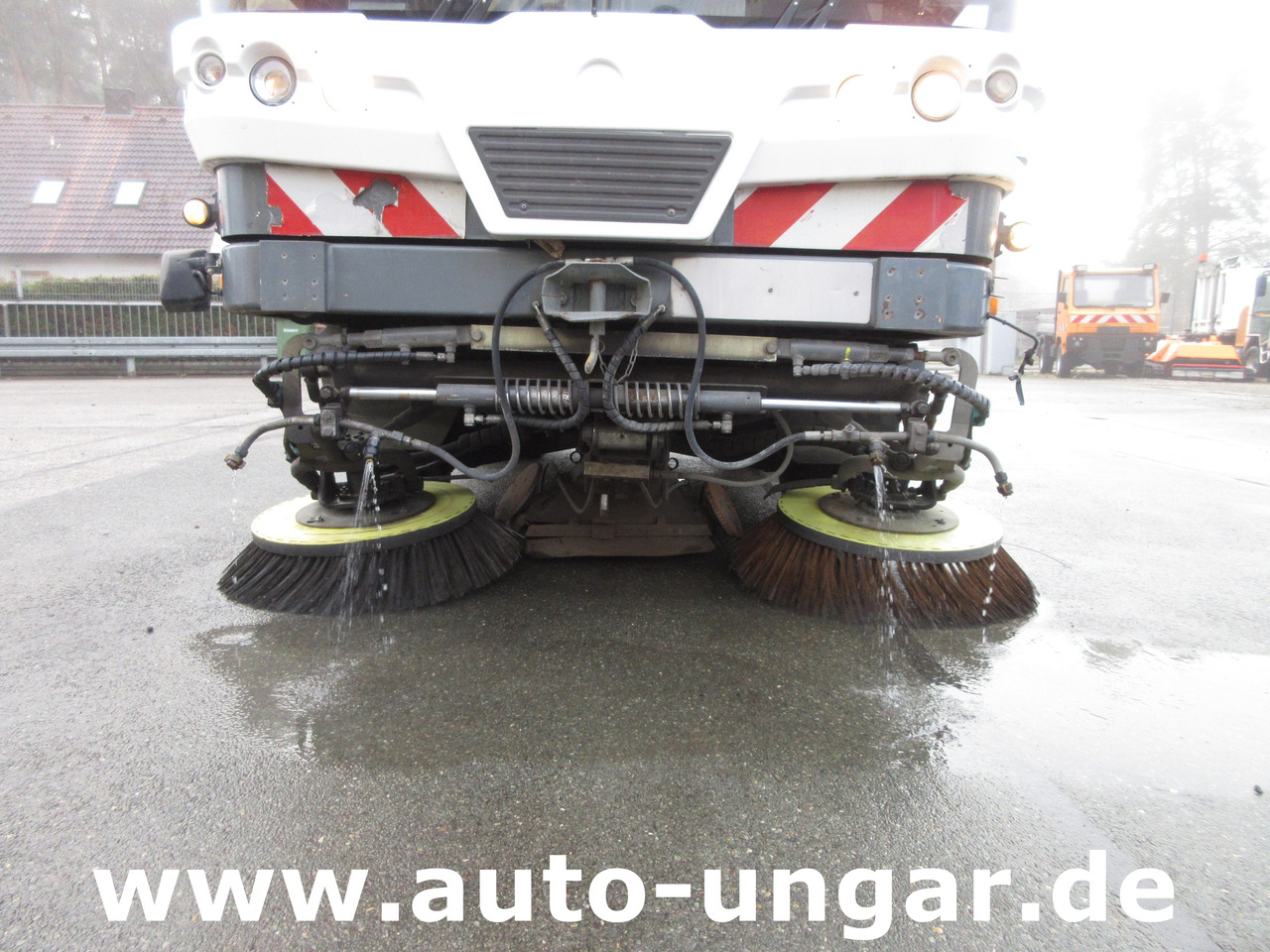 RAVO 545 Compact Kehrmaschine 5m³ Kommunalfahrzeug Baujahr 2010 streetsweeper - Професионална метачна машина: снимка 2 RAVO 545 Compact Kehrmaschine 5m³ Kommunalfahrzeug Baujahr 2010 streetsweeper - Професионална метачна машина: снимка 2