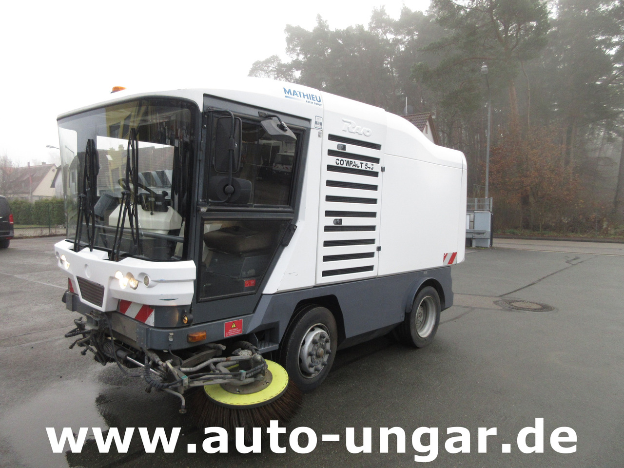 RAVO 545 Compact Kehrmaschine 5m³ Kommunalfahrzeug Baujahr 2010 streetsweeper - Професионална метачна машина: снимка 5 RAVO 545 Compact Kehrmaschine 5m³ Kommunalfahrzeug Baujahr 2010 streetsweeper - Професионална метачна машина: снимка 5