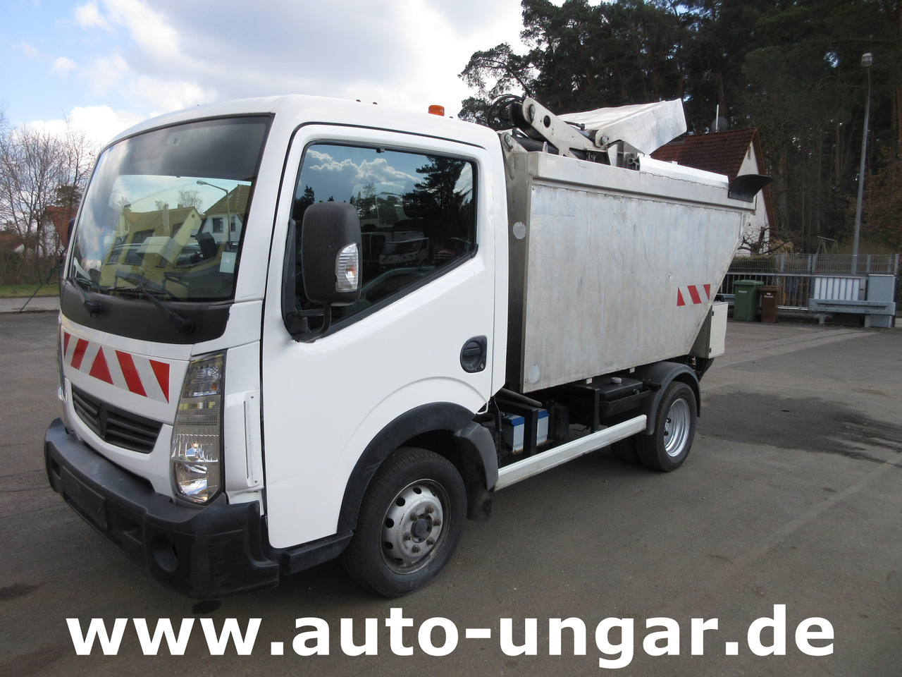 Renault Maxity 130 Müllwagen 3.500kg Lifter Presse Kipper Provence Benne Medium - Боклукчийска кола: снимка 3 Renault Maxity 130 Müllwagen 3.500kg Lifter Presse Kipper Provence Benne Medium - Боклукчийска кола: снимка 3