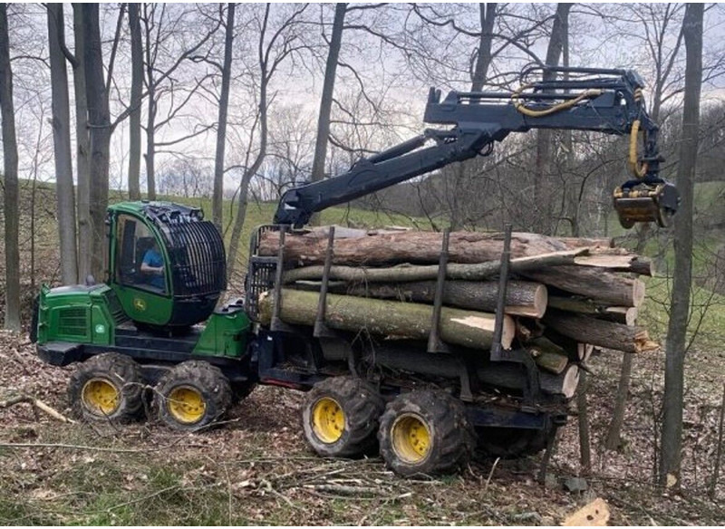 John Deere 1010E 8W - Форвардер: снимка 1 John Deere 1010E 8W - Форвардер: снимка 1