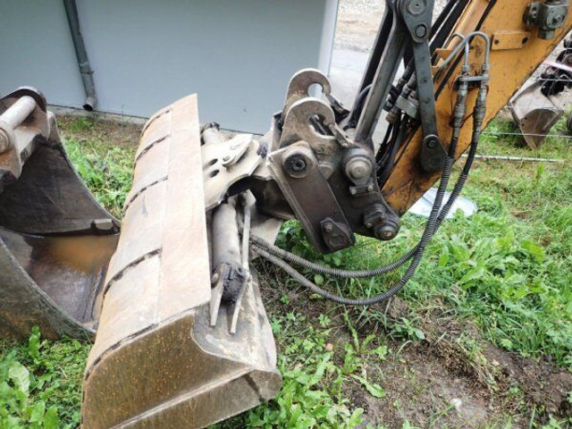 Колесен багер Liebherr A 314: снимка 15