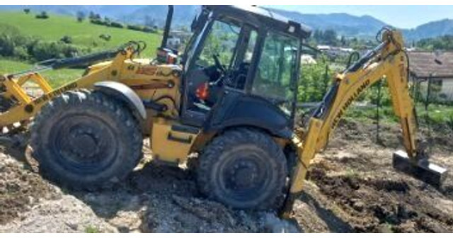 New Holland B115B - Багер-товарач: снимка 3 New Holland B115B - Багер-товарач: снимка 3