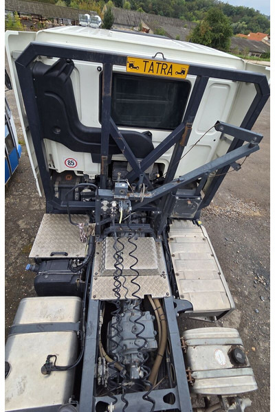 Tatra 6x6 hydr. 75/48t Phoenix 158/DAF (TRACTOR docs/kfz!) - Влекач: снимка 4 Tatra 6x6 hydr. 75/48t Phoenix 158/DAF (TRACTOR docs/kfz!) - Влекач: снимка 4