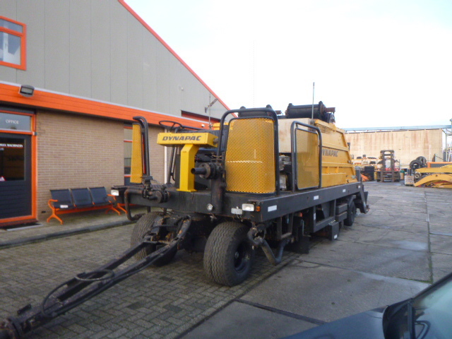 DYNAPAC HR21 Chip Spreader - Техника за слагане на асфалт: снимка 4 DYNAPAC HR21 Chip Spreader - Техника за слагане на асфалт: снимка 4