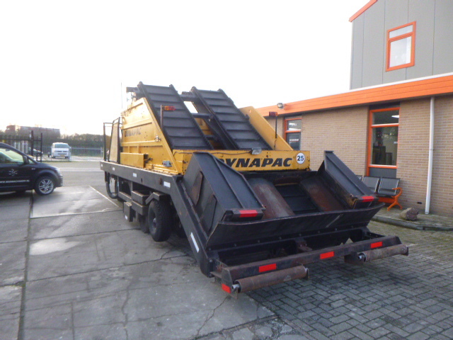 DYNAPAC HR21 Chip Spreader - Техника за слагане на асфалт: снимка 3 DYNAPAC HR21 Chip Spreader - Техника за слагане на асфалт: снимка 3
