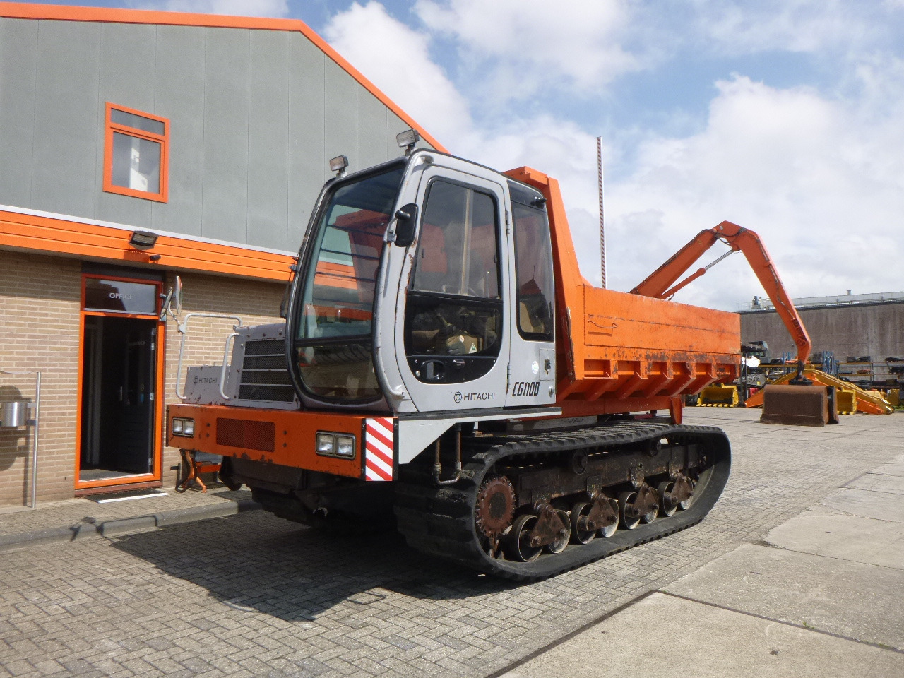 HITACHI CG110D-SC - Верижен самосвал: снимка 2 HITACHI CG110D-SC - Верижен самосвал: снимка 2