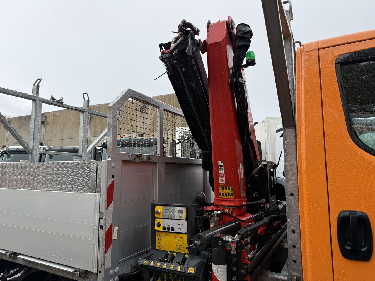 Iveco Daily 55S18W 4X4 Palfinger PK 7.501 - Бордови бус: снимка 3 Iveco Daily 55S18W 4X4 Palfinger PK 7.501 - Бордови бус: снимка 3