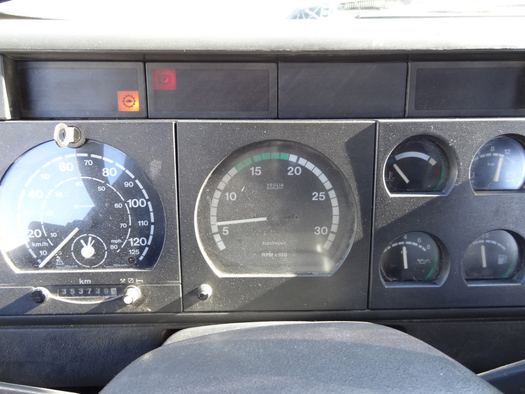 Iveco EuroTrakker 260E31 6X4 Palfinger 36002 - Камион с кран, Бордови камион: снимка 2 Iveco EuroTrakker 260E31 6X4 Palfinger 36002 - Камион с кран, Бордови камион: снимка 2
