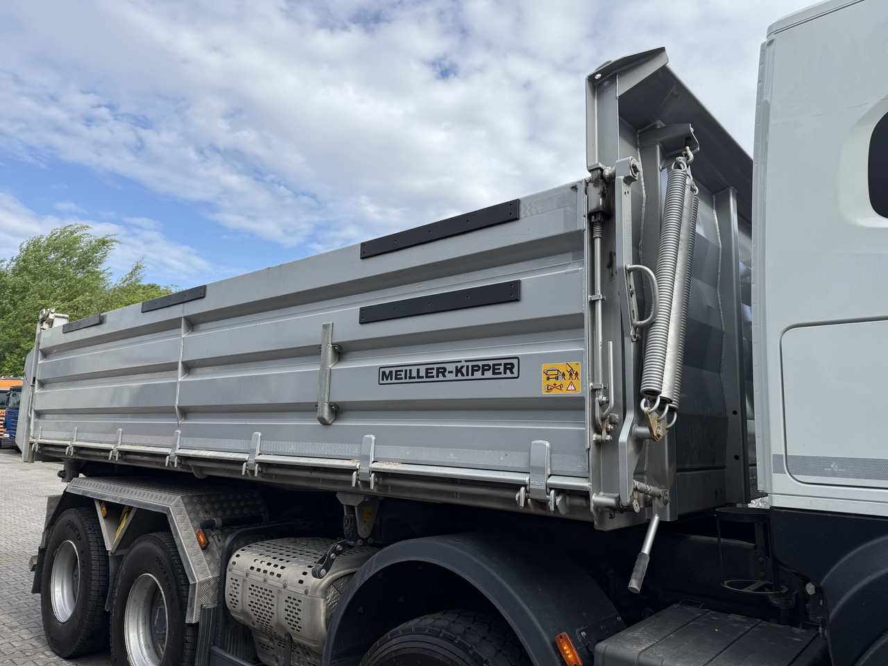 Iveco T-Way 510 / AT410T51 8X4 Meiller - Самосвал камион: снимка 2 Iveco T-Way 510 / AT410T51 8X4 Meiller - Самосвал камион: снимка 2