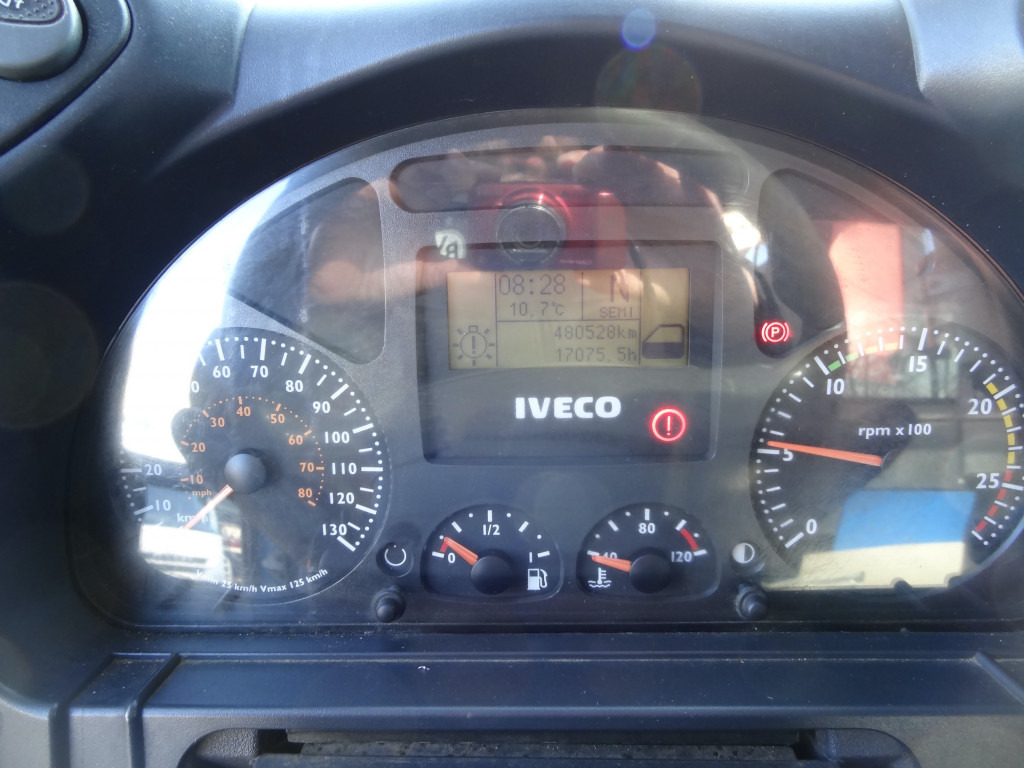 Iveco Trakker AD340T41 8X4 Kipper Kran Palfinger 23002 - Камион с кран, Самосвал камион: снимка 3 Iveco Trakker AD340T41 8X4 Kipper Kran Palfinger 23002 - Камион с кран, Самосвал камион: снимка 3