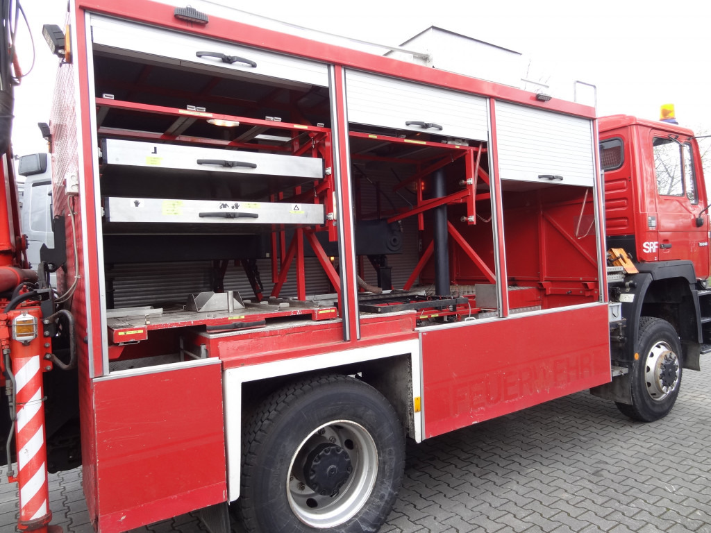 MAN F90 16.242 4X4 / Feuerwehr - Пожарна кола: снимка 2 MAN F90 16.242 4X4 / Feuerwehr - Пожарна кола: снимка 2
