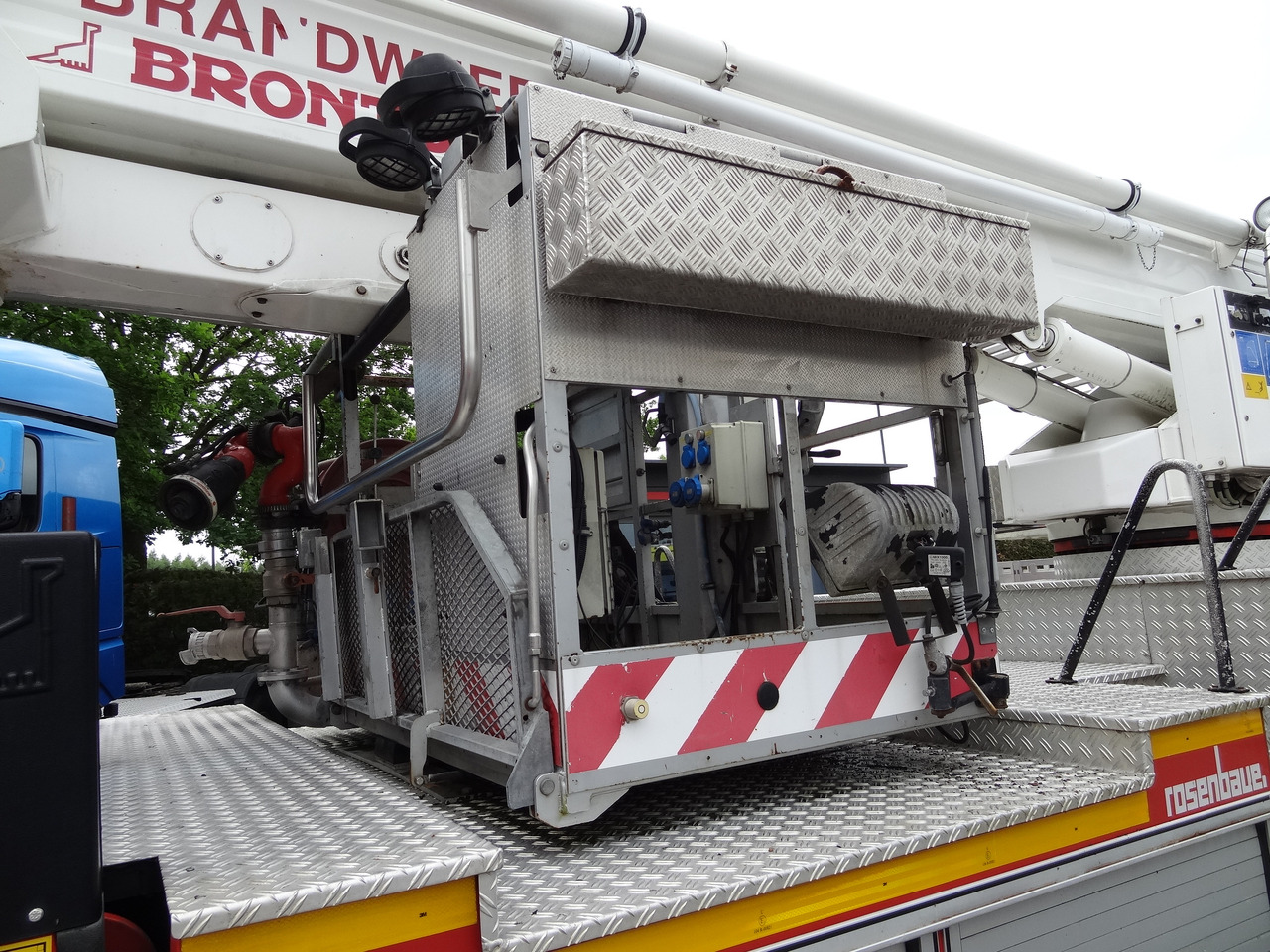 MAN L2000 18.284 Feuerwehr Bronto Skylift 27 Meter - Автовишка: снимка 3 MAN L2000 18.284 Feuerwehr Bronto Skylift 27 Meter - Автовишка: снимка 3